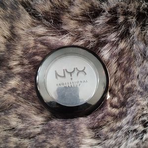Nyx single blue eyeshadow